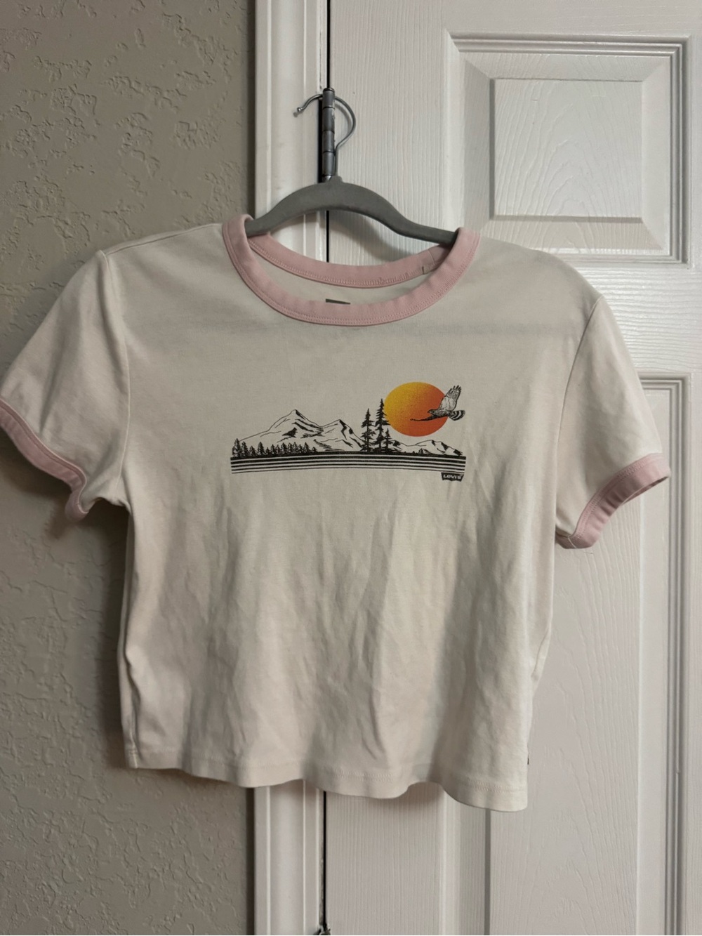 Levi's Cream Crop Tee with Pink Trim and Sunset Graphic